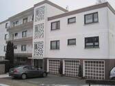 Hausansicht mit Eingangsbereich - 