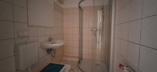 Duschbad - 4 Zimmer Etagenwohnung in Chemnitz