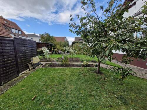 Gartenansicht - 4 Zimmer Etagenwohnung zur Miete in Niestetal