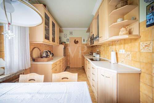 Küche mit Speisekammer - 