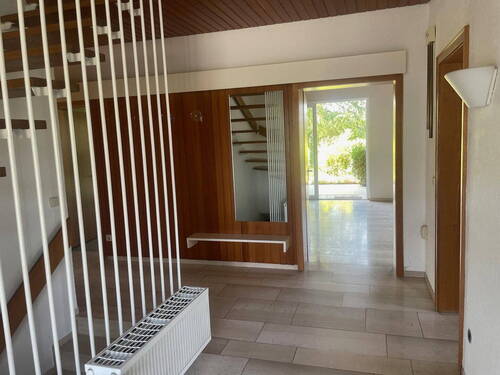 Flur (Blick von Hauseingang) - 