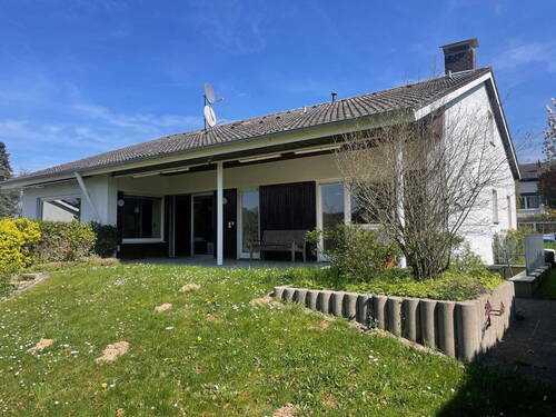 Ansicht Gartenseite Süd-West - Einfamilienhaus mit 206,00 m&sup2; in Roßdorf zum Kaufen