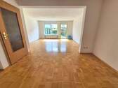 Wohn-/Esszimmer - 