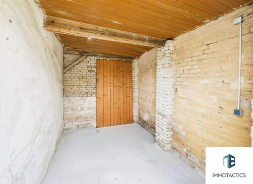 Garage - (KI generiert) - 