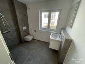 Modernes Badezimmer - 2 Zimmer Etagenwohnung in München