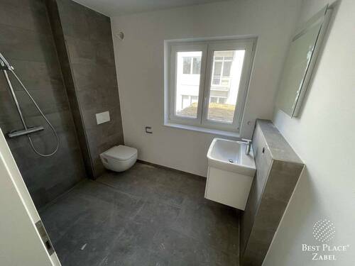 Modernes Badezimmer - 2 Zimmer Etagenwohnung in München