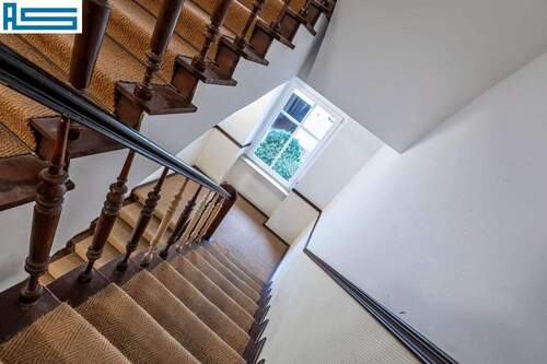 Treppenhaus - 3 Zimmer Etagenwohnung zum Kaufen in Berlin