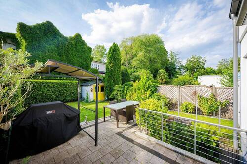 Terasse - 5 Zimmer Doppelhaushälfte in Solingen