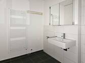 Bad mit Waschmaschinenplatz - 