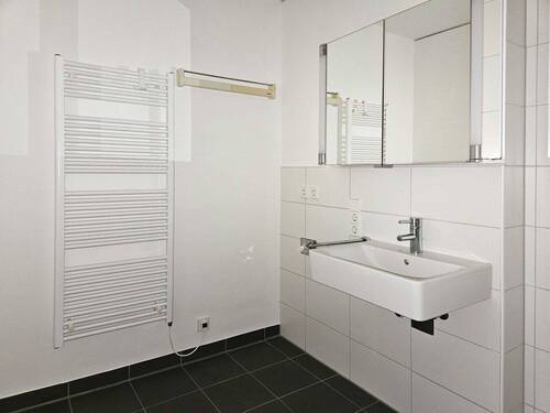 Bad mit Waschmaschinenplatz - 