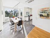 offener Essbereich mit... - Einfamilienhaus mit 219,00 m&sup2; in Wiesbaden zur Miete
