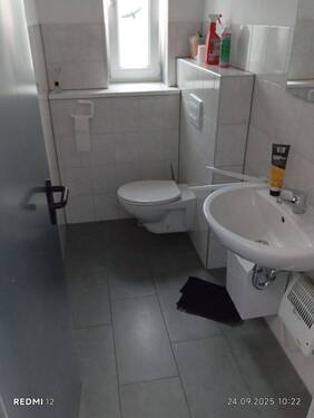 Arbeiter WC mit Dusche - 