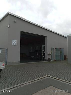 Eingang offen - Halle zum Kaufen in Büchenbach