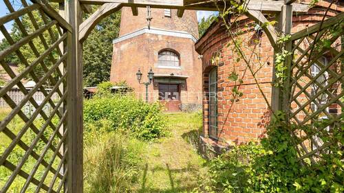 Zuwegung - 7 Zimmer Mehrfamilienhaus, Wohnhaus zum Kaufen in Pinneberg