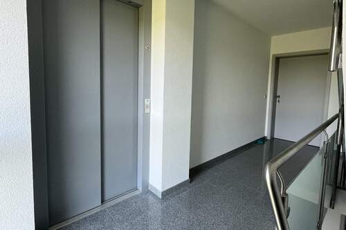 Beispiel Aufzug/Wohnungseingang - 