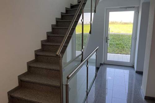 Hauseingang/Treppenhaus - 