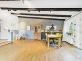 Wohnzimmer - Mehrfamilienhaus, Wohnhaus mit 485,00 m&sup2; in Oldendorf (Luhe) zum Kaufen