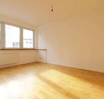 *Trier* helle 4 ZKB Erdgeschosswohnung in guter Lage mit exklusiver Terrasse und Garten!