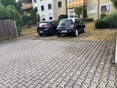 KFZ-Parkplatz - 