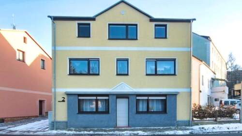 Hausansicht - 6 Zimmer Einfamilienhaus zum Kaufen in Greiz