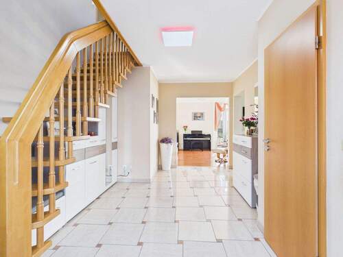 Flur - Einfamilienhaus mit 192,30 m&sup2; in Stockelsdorf zum Kaufen