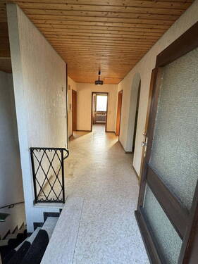 Flur EG - Einfamilienhaus mit 160,00 m&sup2; in Nidda zum Kaufen