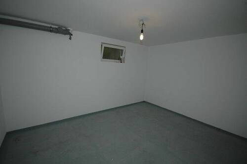 Großer gemauerter Kellerraum - 