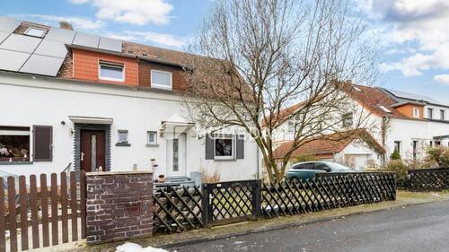 Außenansicht 2 - Top gepflegte Doppelhaushälfte mit Garten und Terrasse in ruhiger Lage von Frankfurt Fechenheim