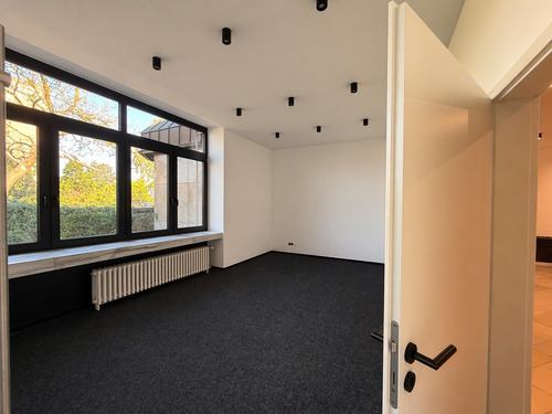 Büro 1.png - 