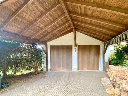 Carport vor Garagen - Einfamilienhaus mit 128,50 m² in Schwandorf zum Kaufen