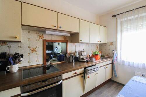 Küche mit Durchreiche - Doppelhaushälfte mit 173,30 m&sup2; in Holzminden zum Kaufen