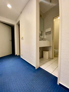 Gewerbe I Mitarbeiterbad - 