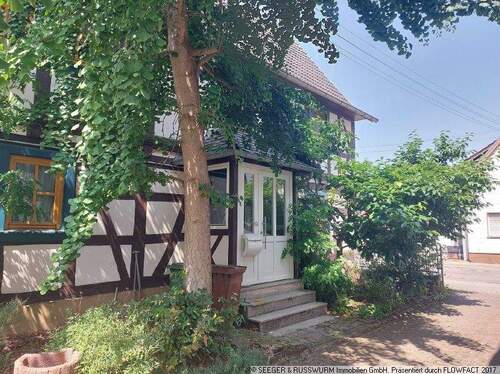 Seitlich - 4 Zimmer Einfamilienhaus in Kandel