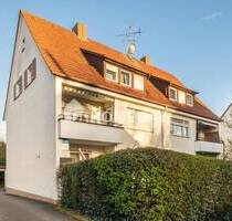 Ruhig und zentral: Dachgeschosswohnung mit Potenzial in Stuttgart-Dürrlewang - ab 1.7. frei! Ruhig und zentral: Dachgeschosswohnung mit Potenzial in Stuttgart-Dürrlewang - ab 1.7. frei!