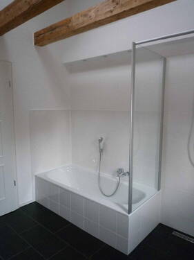 OG - Bad mit Dusche und Wanne - 