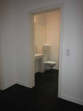EG - WC mit Dusche - 