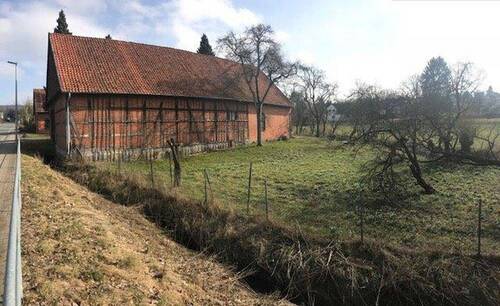 große Wiese an Scheune - 