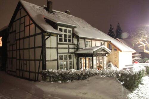 Haus im Winter - Bauernhaus, Landhaus mit 280,00 m² in Bad Münder zum Kaufen