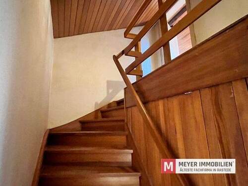 Treppe zum Dachboden - 