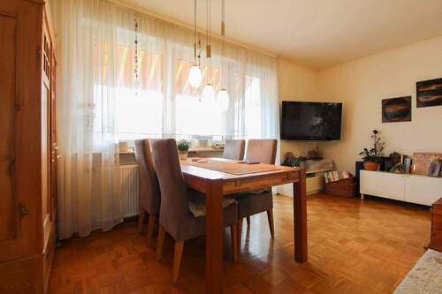 Wohnzimmer(1) - 3 Zimmer Einfamilienhaus in Mühlheim am Main