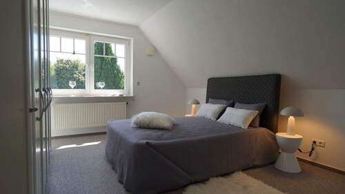 Die 3 Zimmer im Obergeschoss sind großzügig... - 