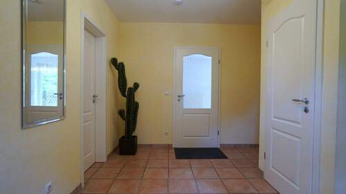 Großzügiger Eingangsbereich - 