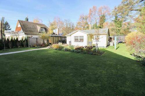 Garten Richtung Nebengelass - 