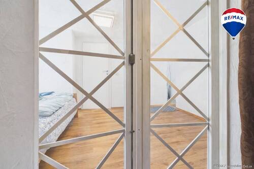 REMAX Immobilien DeLux Einfamilienhaus Schlafzimmer Schiffweiler Mark Borowicz - 