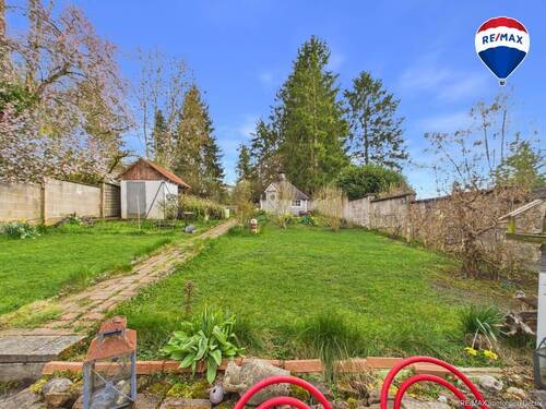 REMAX Immobilien DeLux Einfamilienhaus Garten Schiffweiler Mark Borowicz - 