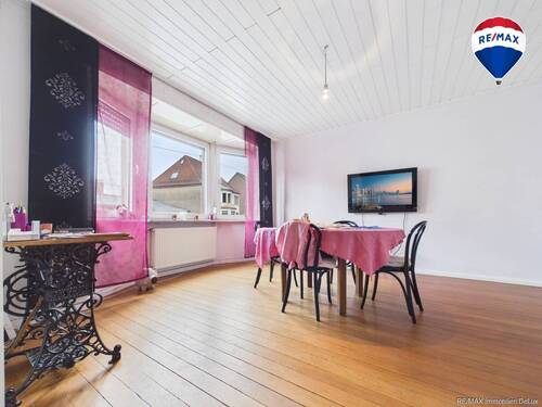 REMAX Immobilien DeLux Einfamilienhaus Esszimmer Schiffweiler Mark Borowicz - 7 Zimmer Einfamilienhaus in Schiffweiler