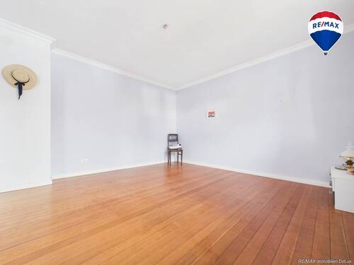 REMAX Immobilien DeLux Einfamilienhaus Schlafzimmer Schiffweiler Mark Borowicz - 