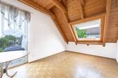 Schlafzimmer 2 mit Dachflächenfenster - 