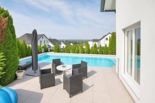 Poolansicht II - 