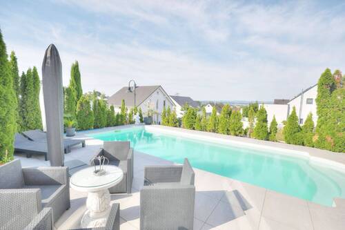 Poolansicht II - 